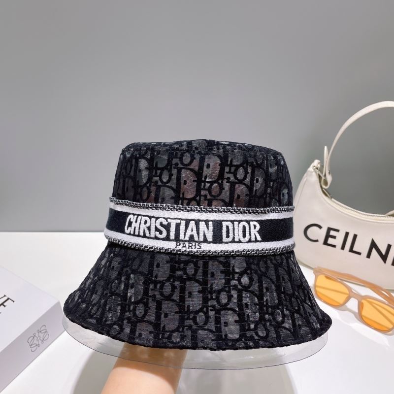 CHRISTIAN DIOR